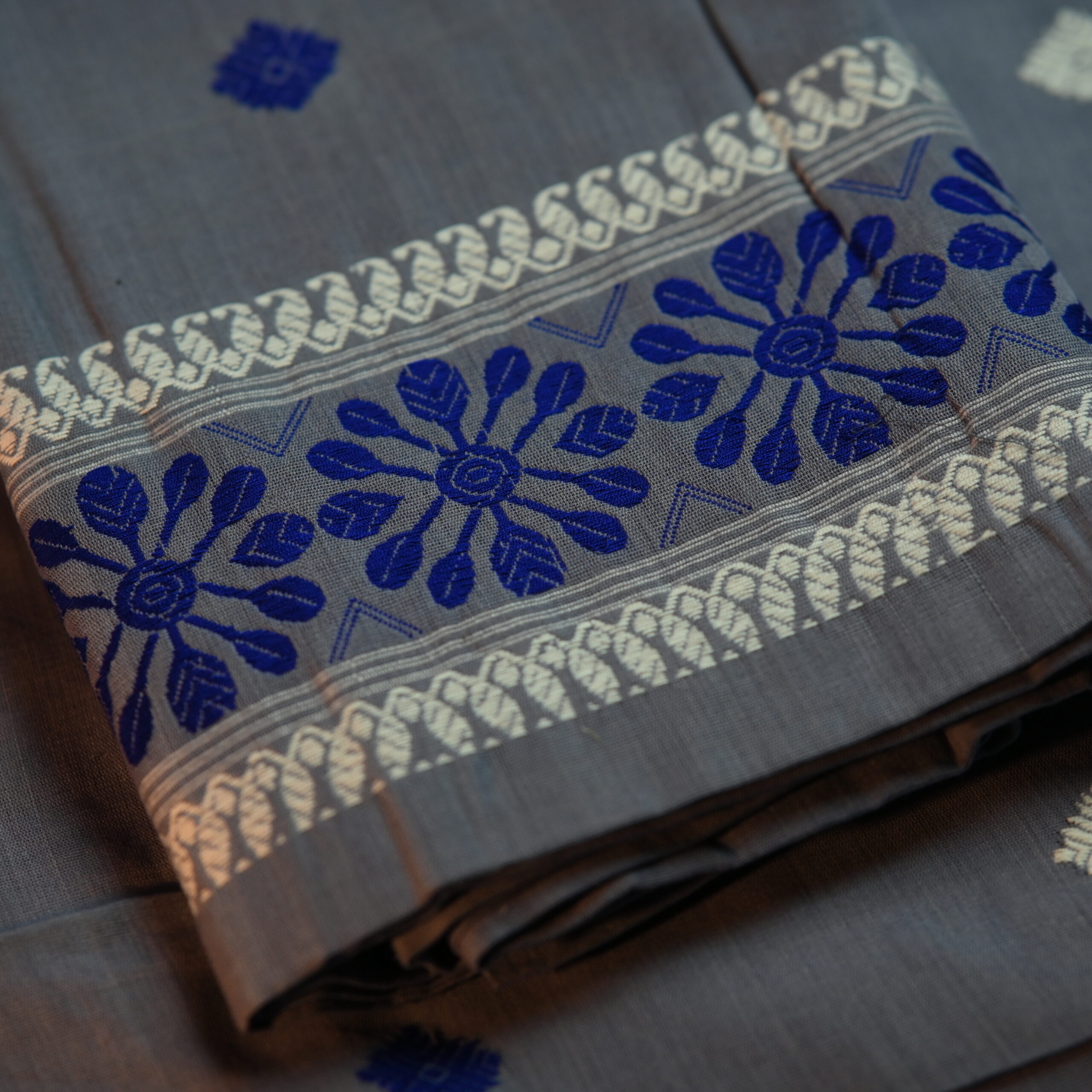 Handcrafted Masrised Cotton Sador Mekhela with unstitched Blouse piece - Image 4