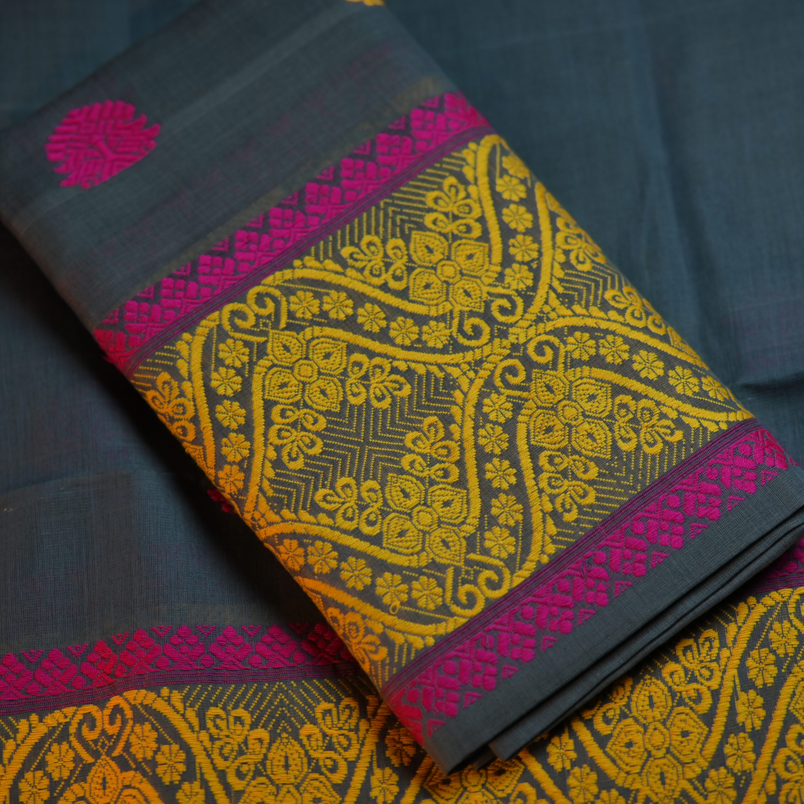 Handcrafted Kesapat Cotton Sador Mekhela (Self Border) with unstitched Blouse piece - Image 3